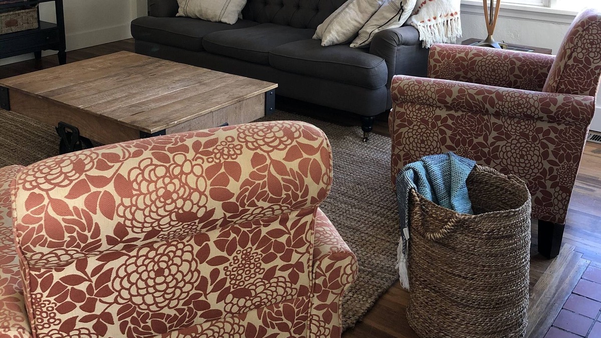 Moscow Cottage | Cozy Red Cottage 4 blocks to Dntwn and U of I
