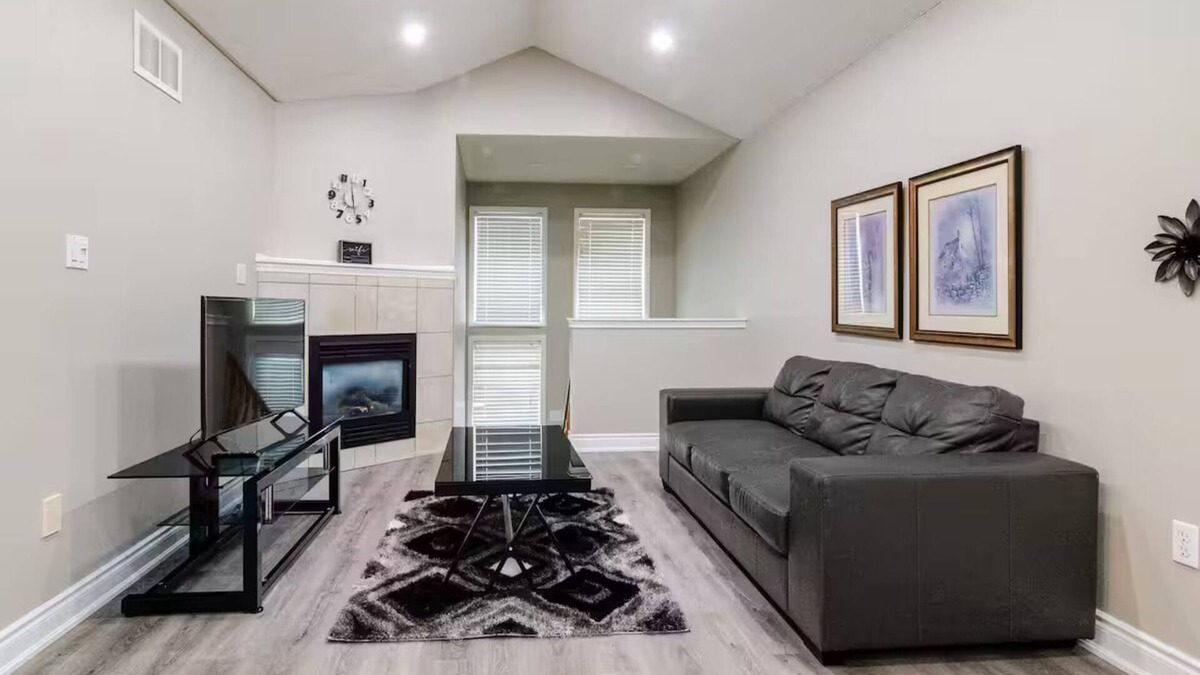 Durham Region House | Cozy, Relax and Recharge