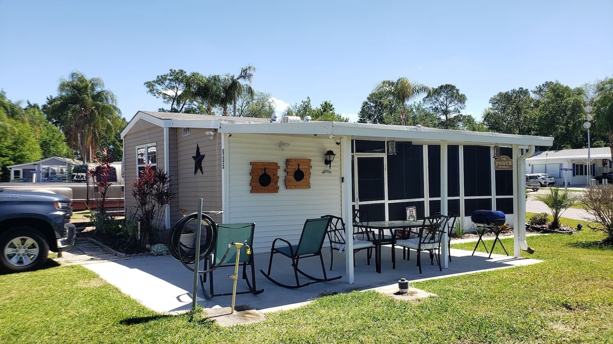 Kissimmee Cottage | Cozy Relaxing Cottage