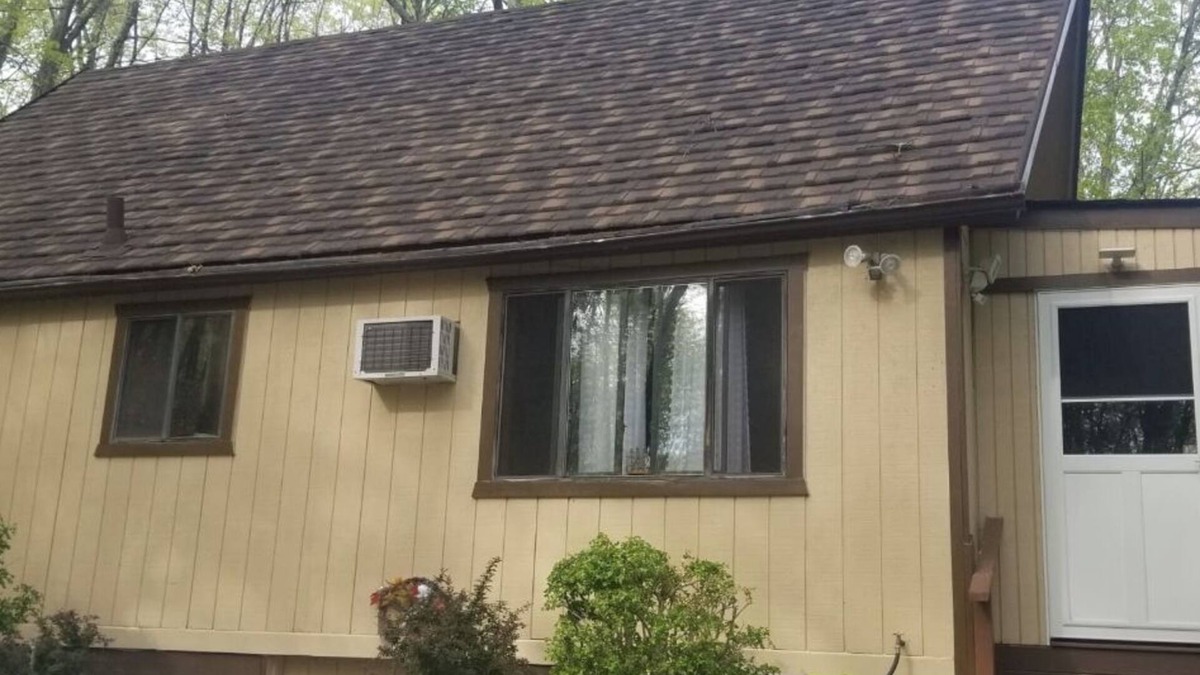 East Stroudsburg Cabin | Cozy relaxing cabin in energizing area of woods. — 5 minute walk from the river!