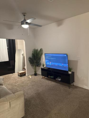 Clarkston Apartment | Cozy & Relaxing