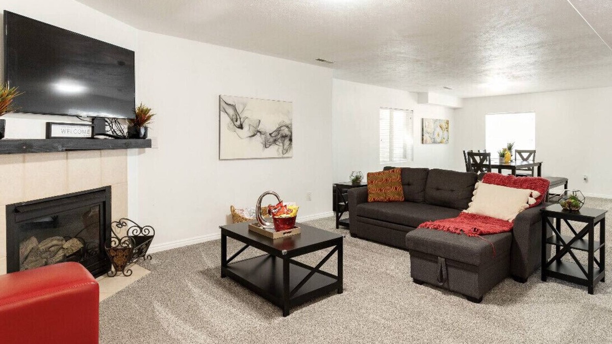 Lehi Apartment | Cozy remodel Bsm Apt @silicone slopes 20 min to Sundance resort