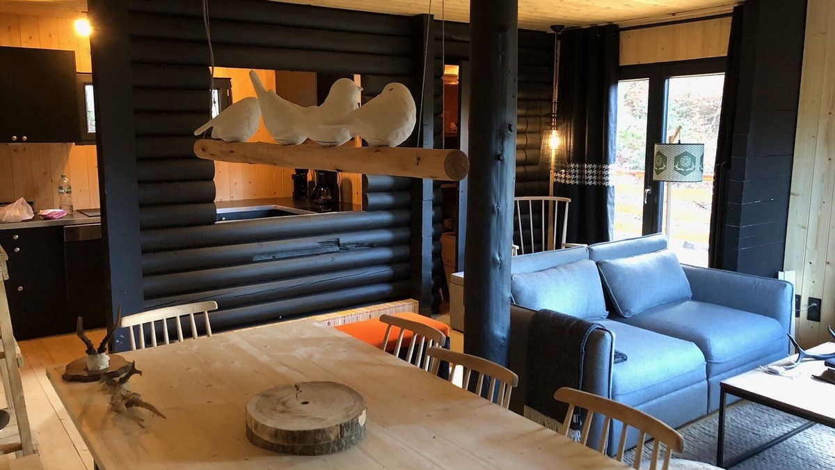 Premanon Ski Chalet | COZY RENOVATED CHALET AND COMFORTABLE FROM 4 TO 10 PEOPLE