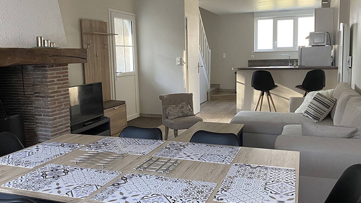 Avaray Cottage | Cozy Renovated Cottage in Private Courtyard near Loire Castles