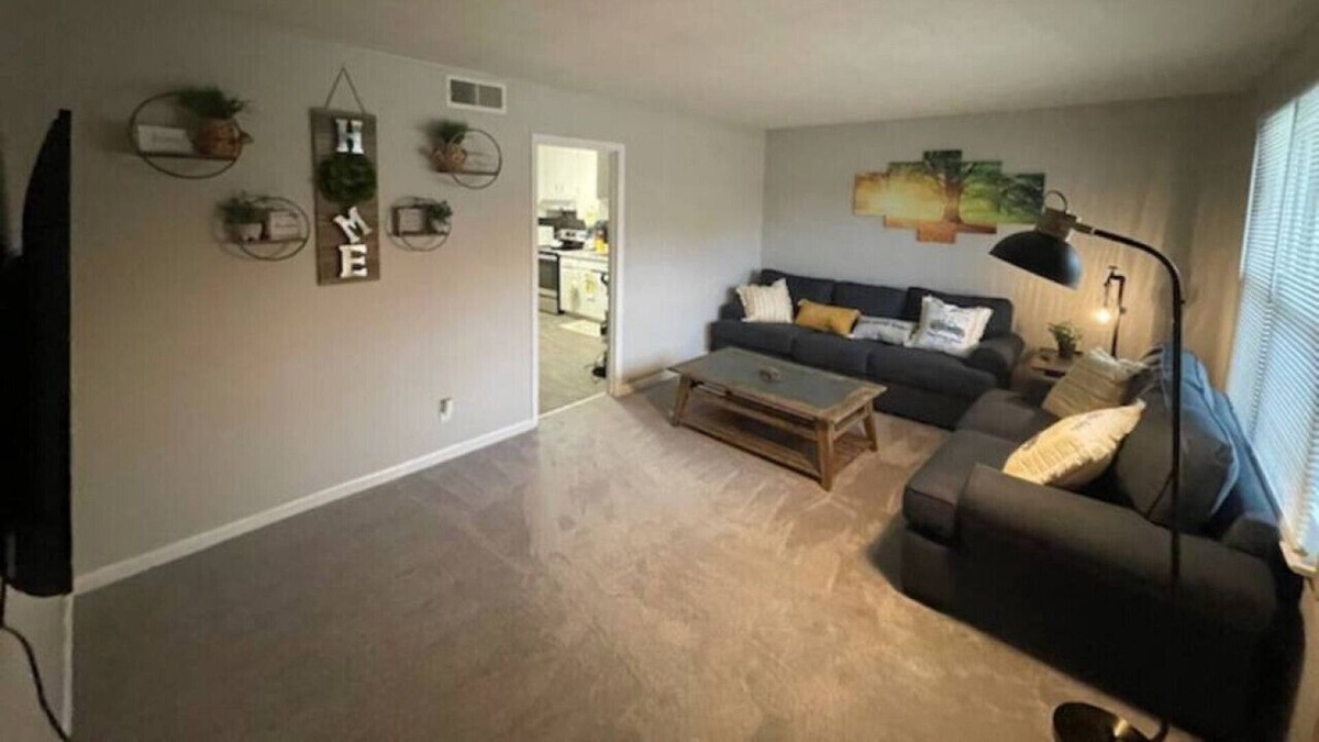 Jonesboro Condo | Cozy Renovated Duplex Home, WiFi, Workspace, 3 SmartTVs, Near Downtown Atlanta