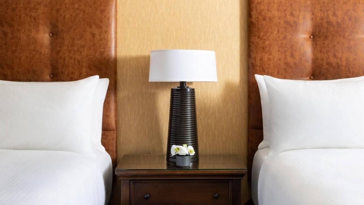Crested Butte Hotel | Cozy Retreat: Standard Double Queen with Balconies & Pool - Elevation Hotel