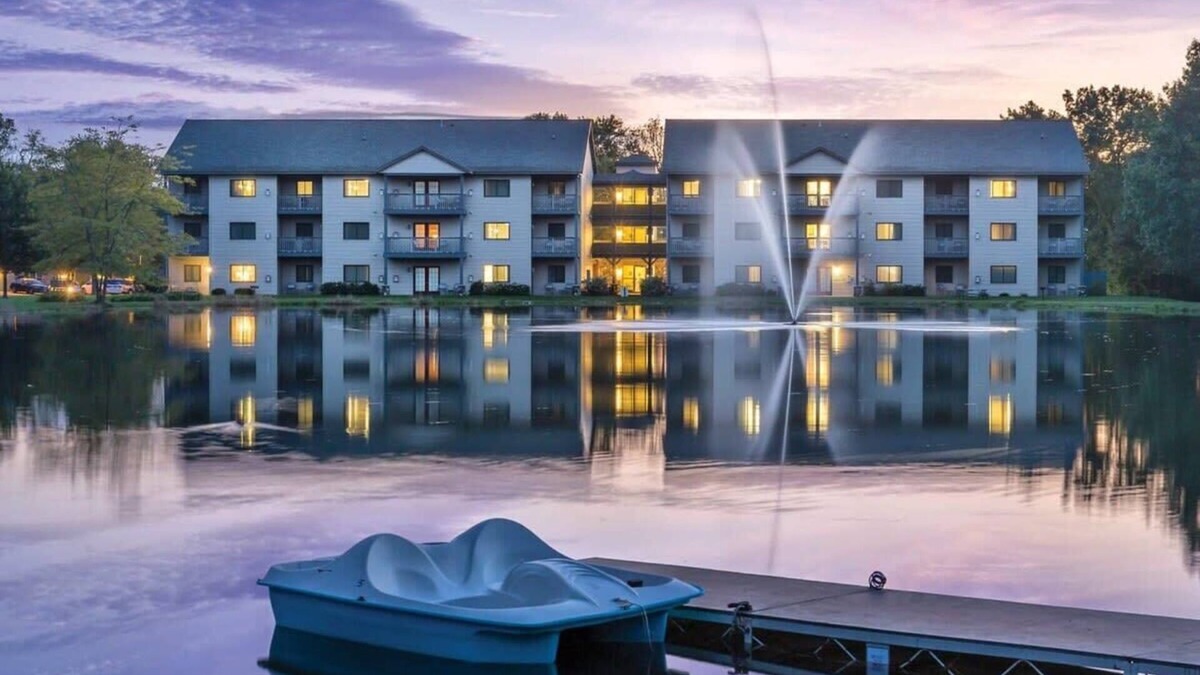 Lake Delton Condo | Cozy Retreat: 2BR King Suite @ Wyndham Tamarack