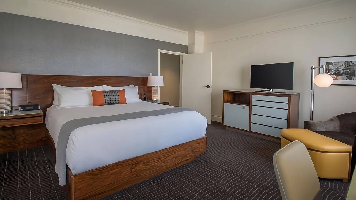 Downtown Portland Hotel | Cozy Retreat | 4 Units | Near Art Museum