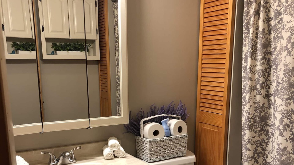 Orson House | Cozy Retreat at Bernie’s Bottom