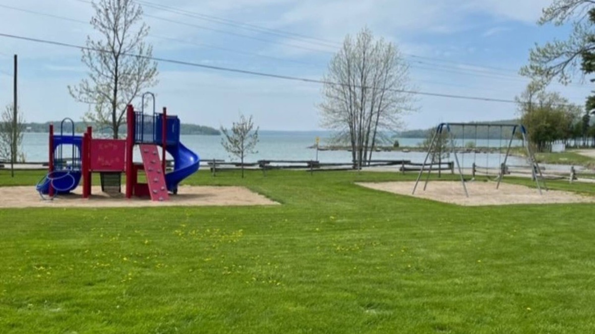 Manitoulin District Cottage | Cozy retreat at Idyll Glen RV Park