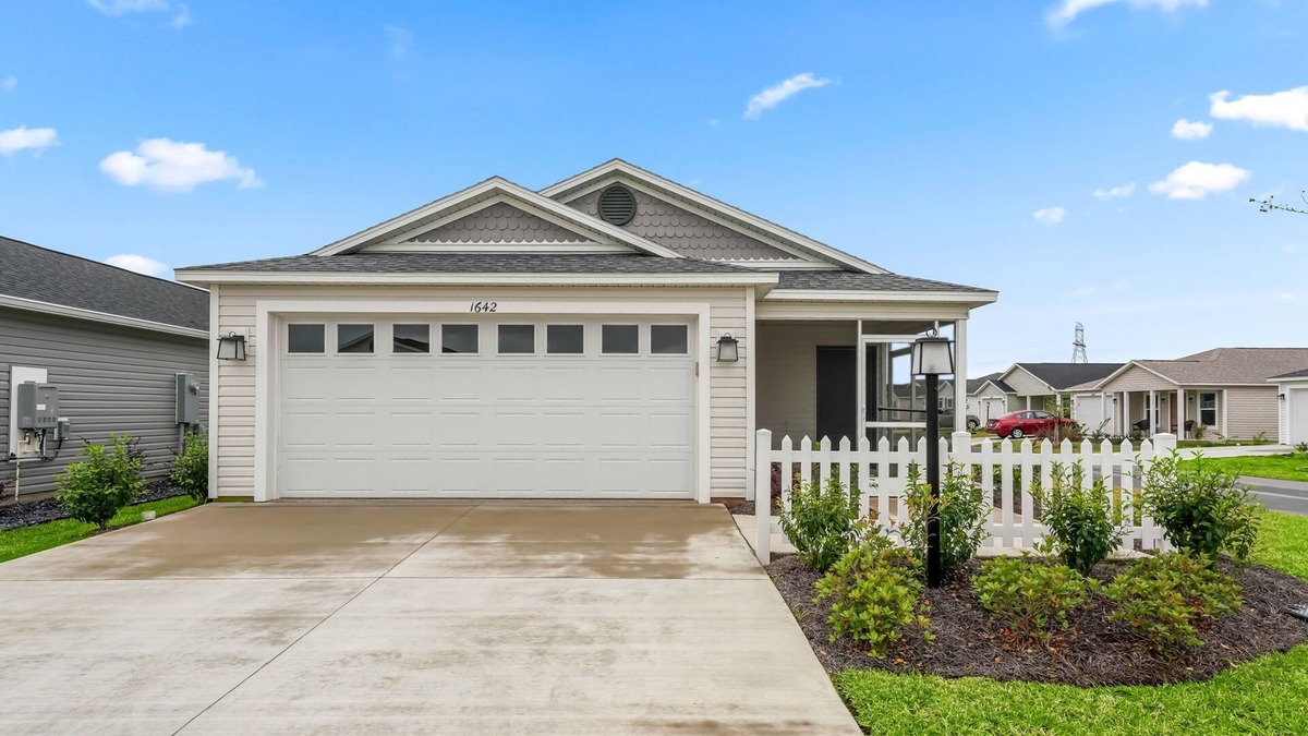 Okahumpka Villa | Cozy Retreat in The Villages: Fully Furnished 2/2 Villa!