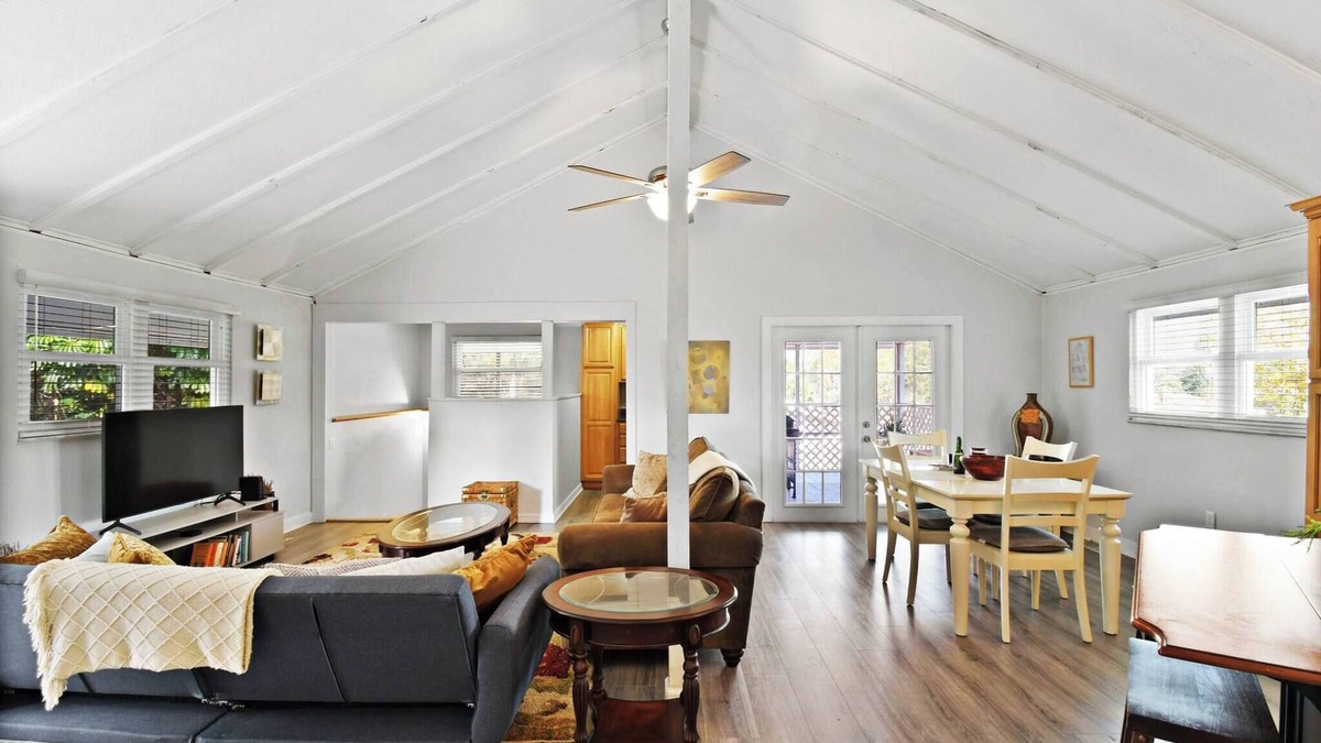 Babson Park House | Cozy Retreat Near Crooked Lake with Gym, Games & Deck Views