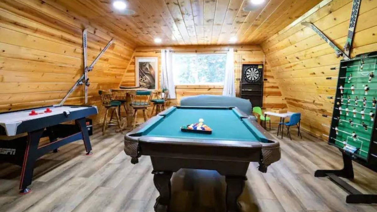 Long Barn Cabin | Cozy retreat near Dodge Ridge Ski Resort, and Pinecrest Lake with fast Wi-Fi