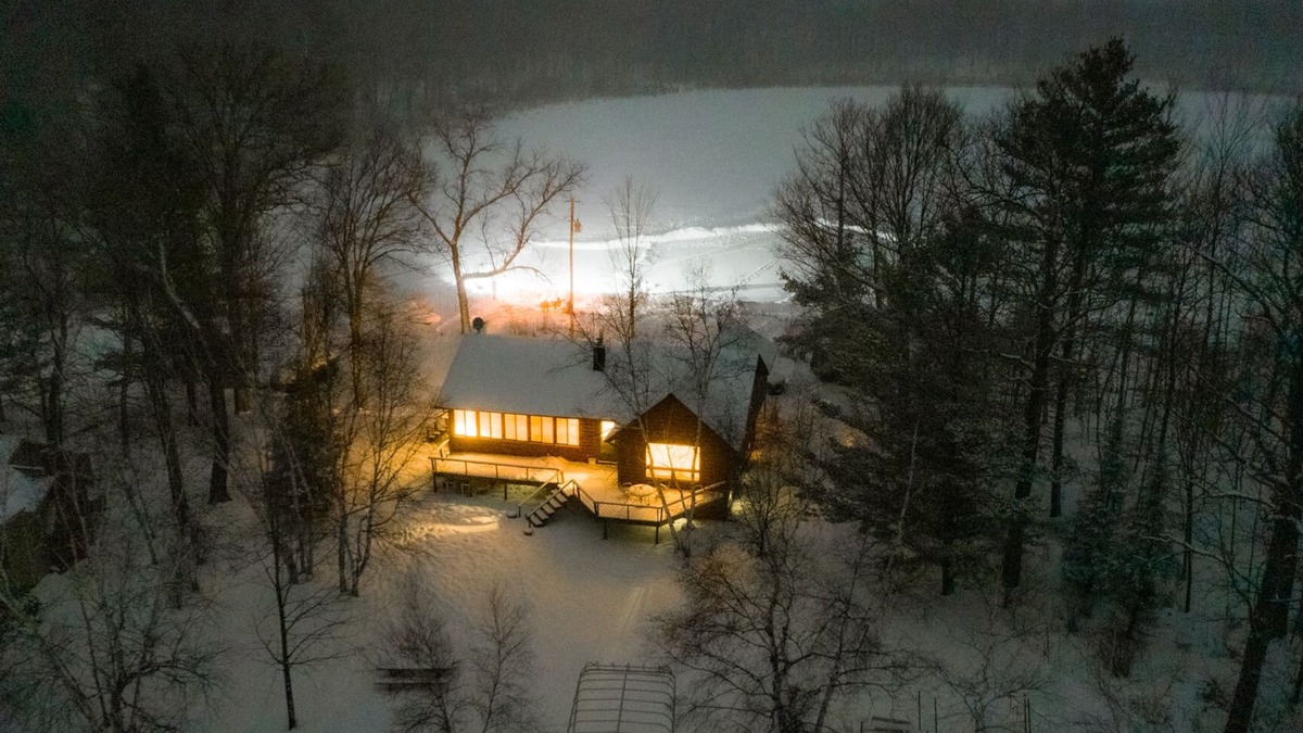 Aitkin House | Cozy retreat on TWO Lakes for the price of one! 4 beds 3 baths + sauna