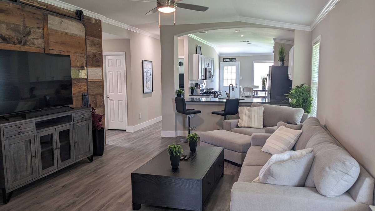 Leander House | Cozy Retreat Outside of Austin, great for families!