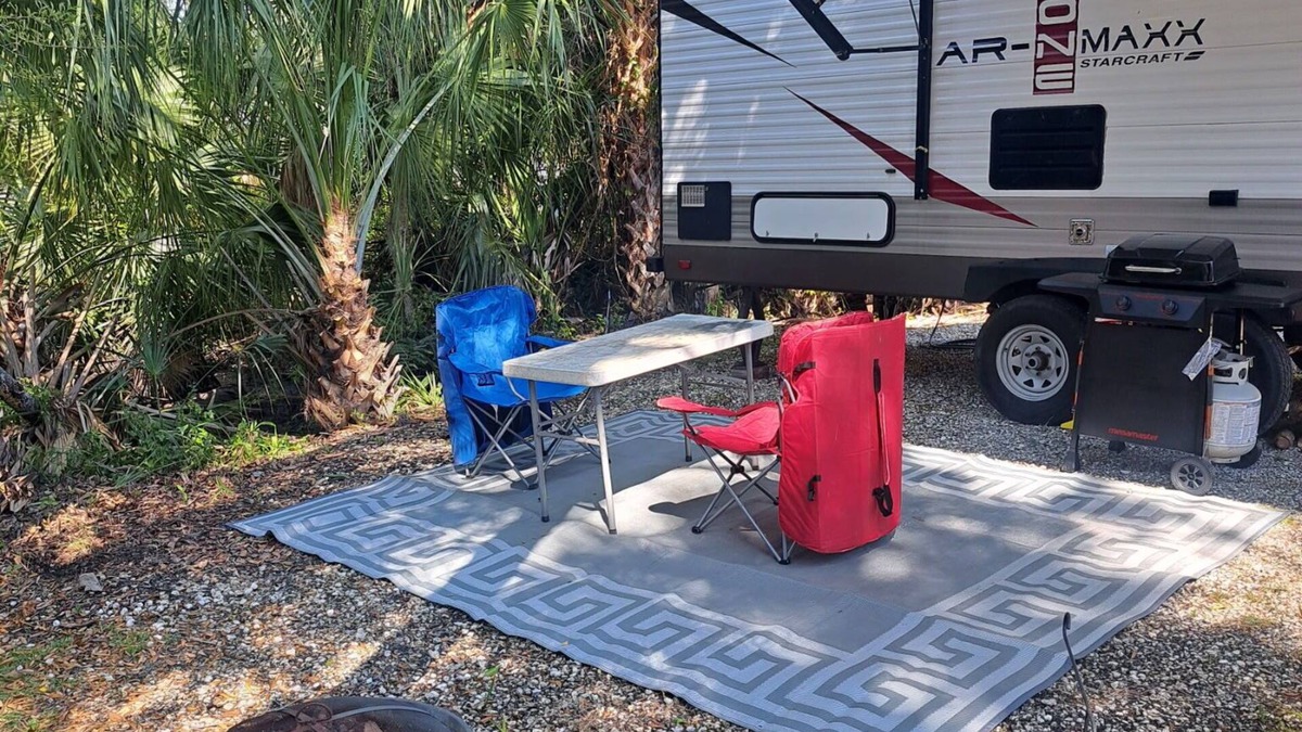 Homosassa House | Cozy River Retreat 2-bedroom RV with AC, in Homosassa Springs , FL