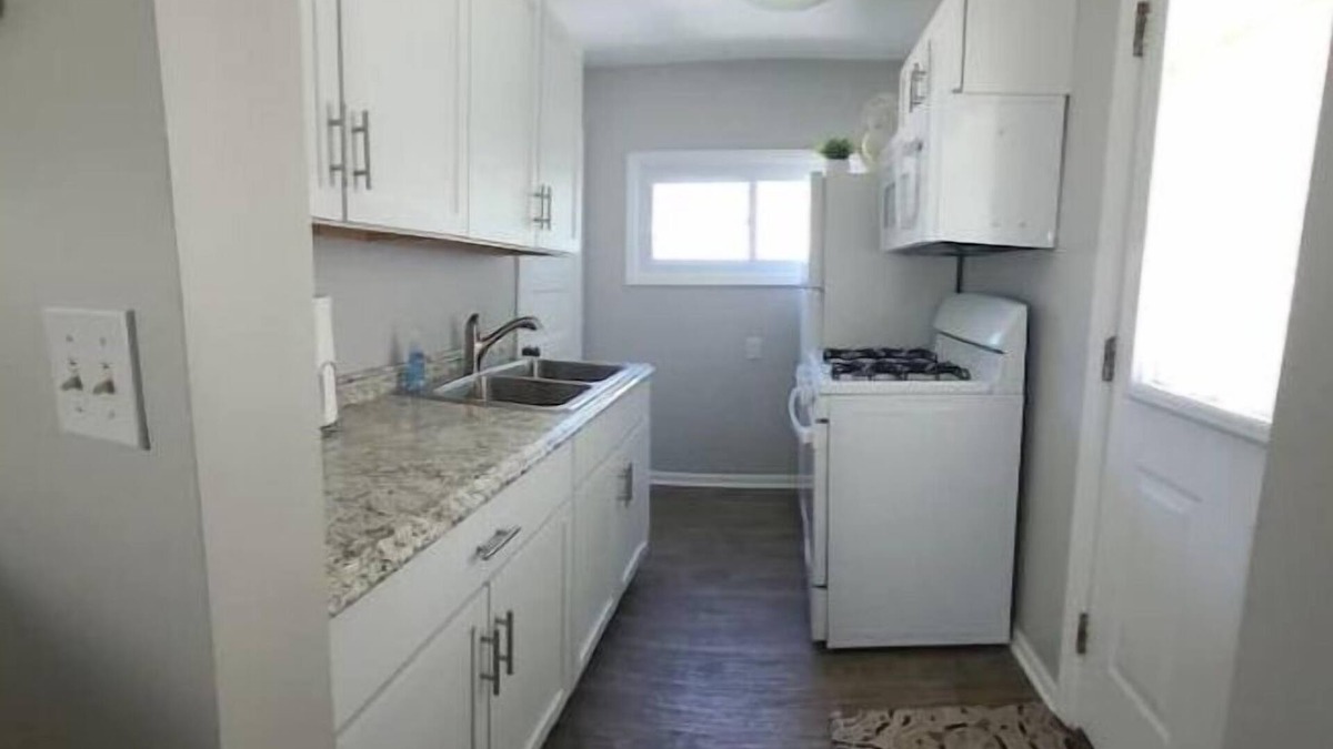 Indian River House | Cozy Riverfront Getaway 1BR + Sleeper Sofa