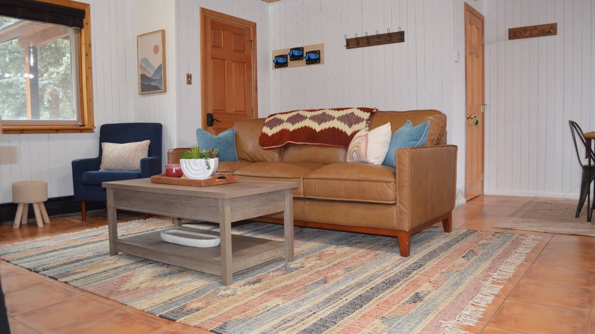 Arroyo Seco Condo | Cozy riverfront condo 4 miles from ski lifts