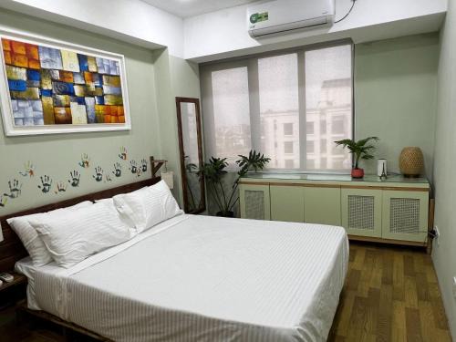 Dhaka Apartment | Cozy Rooftop Retreat with Netflix & Gym, Near Metro & Mall
