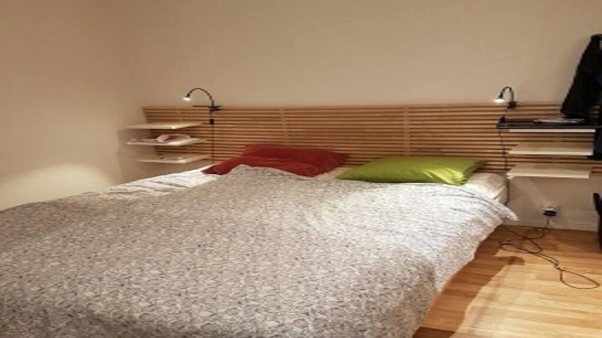 Solna Apartment | Cozy room 3min from Stockholm. Good communication. Close to Hagaparken & shopping center.