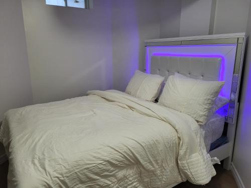 Brampton House | Cozy room basement with separate entrance