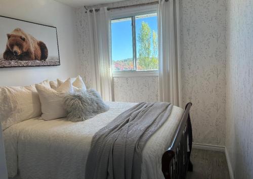 Algoma District House | Cozy Room in Elliot Lake