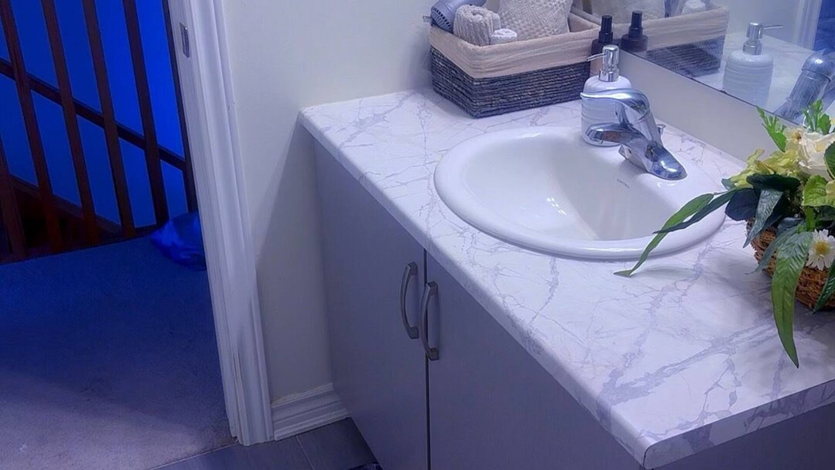 Durham Region Condo | Cozy room . Modern home (Share Bathroom)