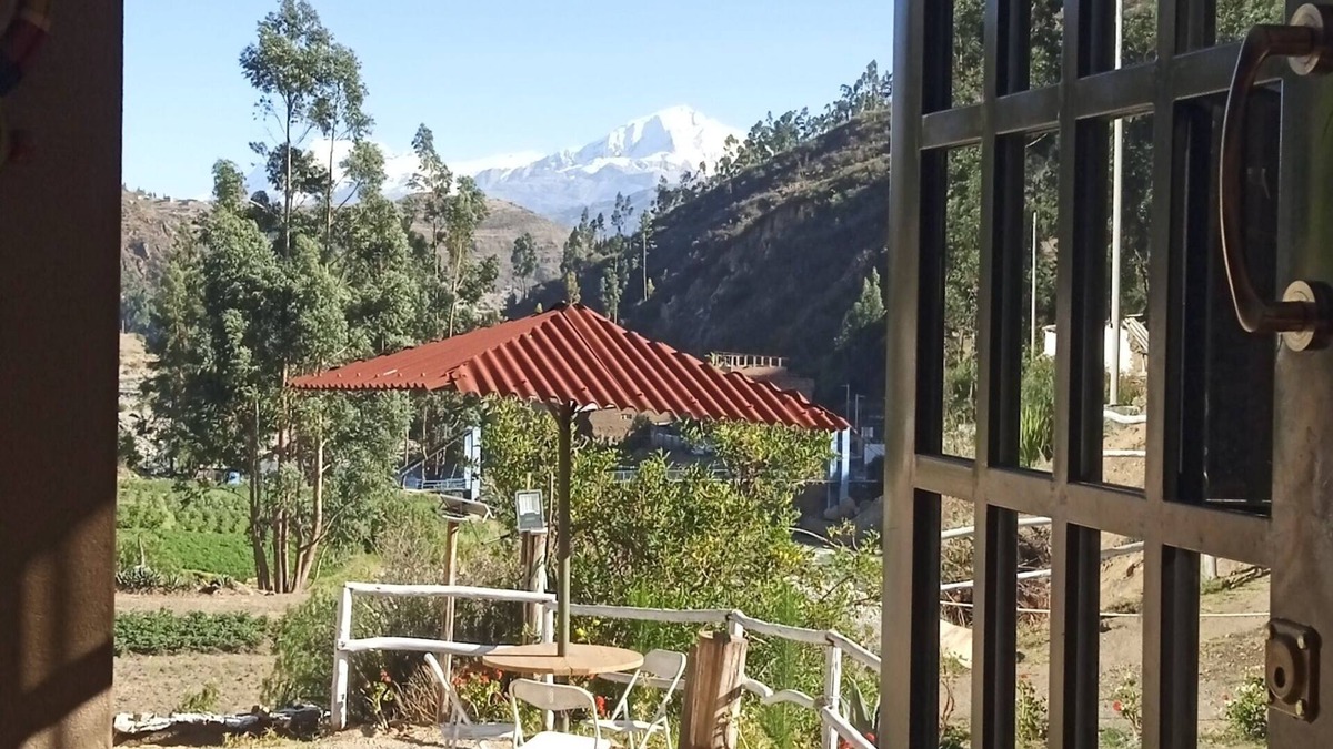 Huaraz Bed & Breakfast | cozy room surrounded by nature and mountains