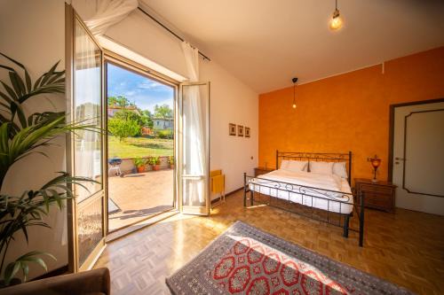 Fratta Bed & Breakfast | Cozy Room with Terrace, Ping Pong & Billiard Table