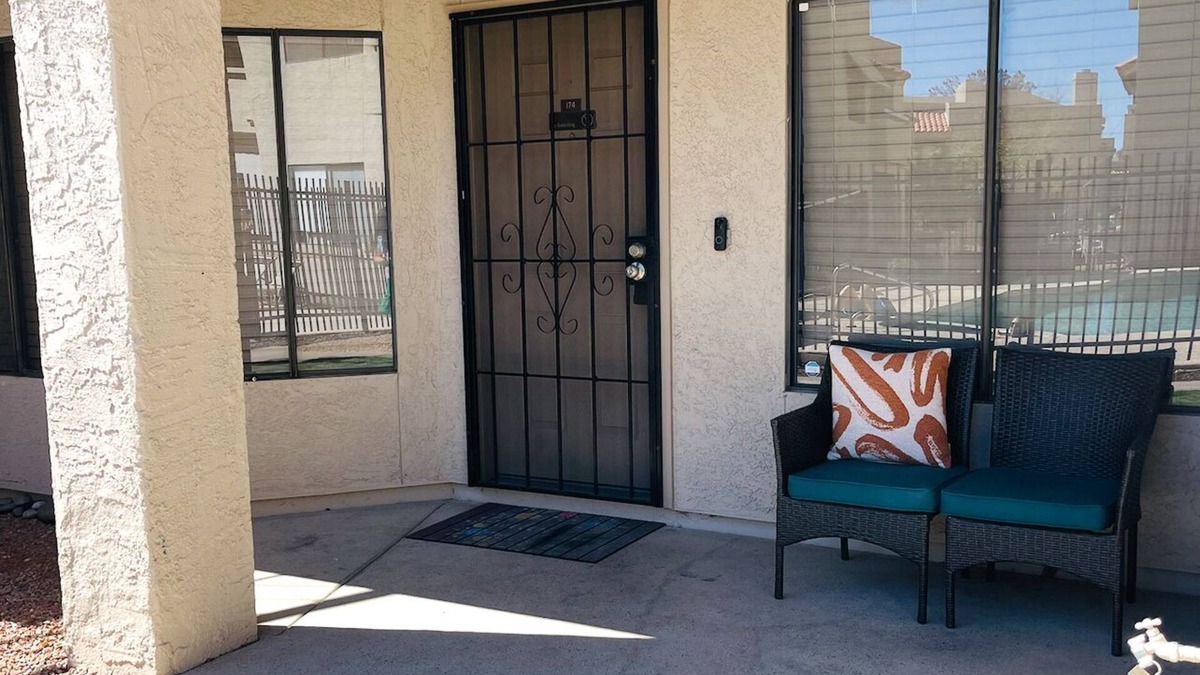 Lake Biltmore Village Condo | Cozy Room with the Lake access and near restaurant