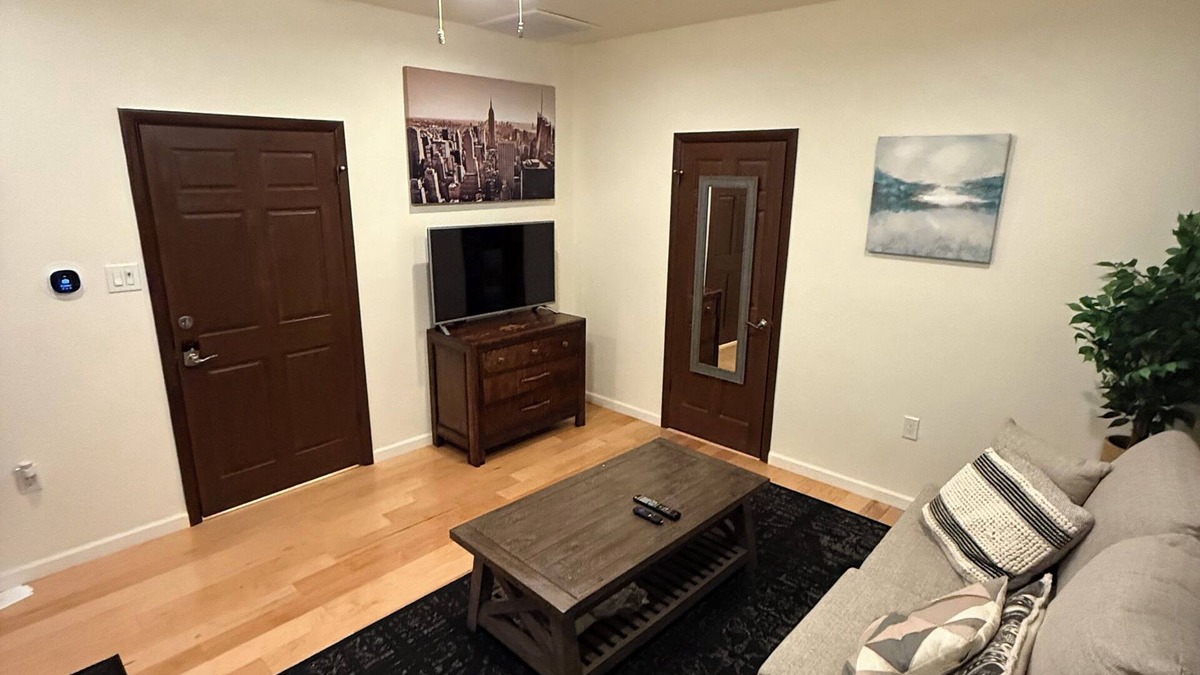 Roosevelt Apartment | Cozy Roosevelt Row Stay – Roku TV & Near Art District