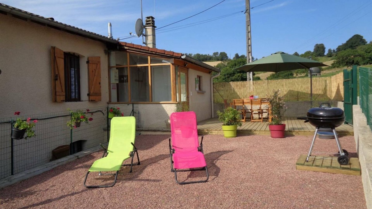 Saint-Marcel-dʼUrfe Cottage | Cozy rural cottage with terrace, pets welcome