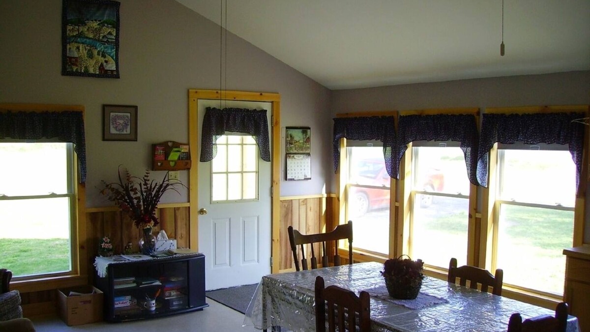 Penn Yan Cabin | Cozy, rustic cabin with beautiful views, privacy and 1 mile from Keuka Lake