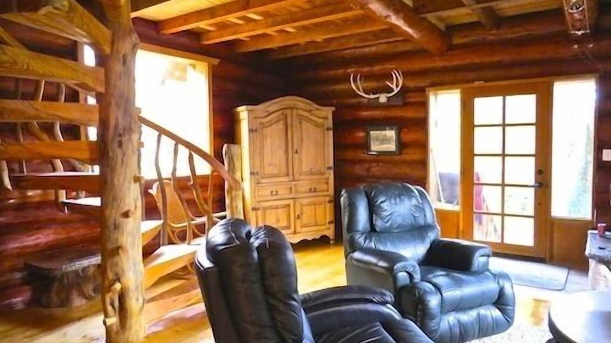 Otter Point Cottage | Cozy Rustic Log Home Living With Wood Fireplace And Hot Tub