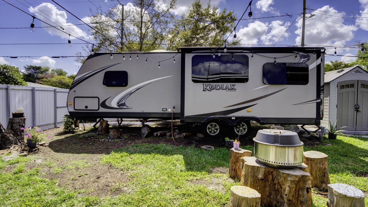 Liberty City House | Cozy RV Camper 15 minute short drive to the beautiful Miami Beach and downtown
