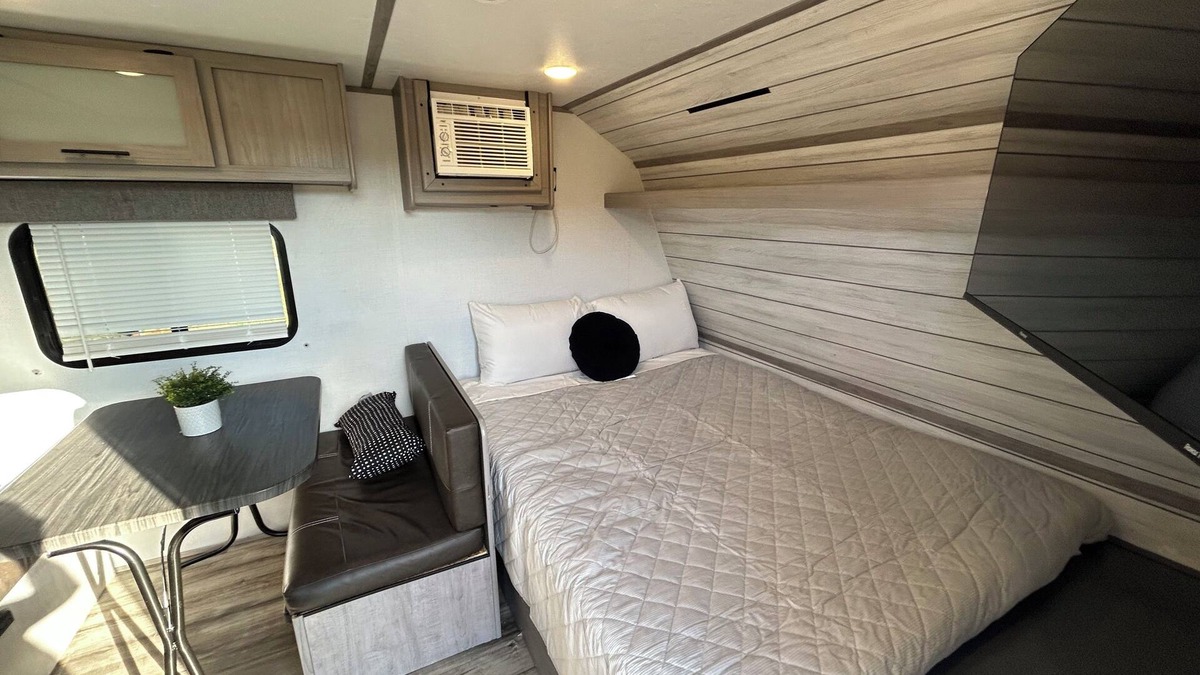 Winston - Salem House | Cozy RV in Pleasant Winston-Salem with AC, WiFi