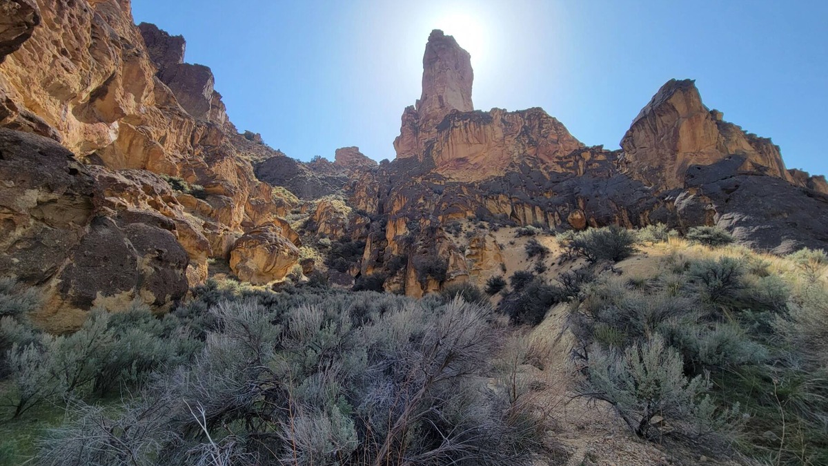 Jordan Valley House | Cozy RV1 with WiFi and AC near Owyhee Reservoir, Leslie's gulch, Three Forks.