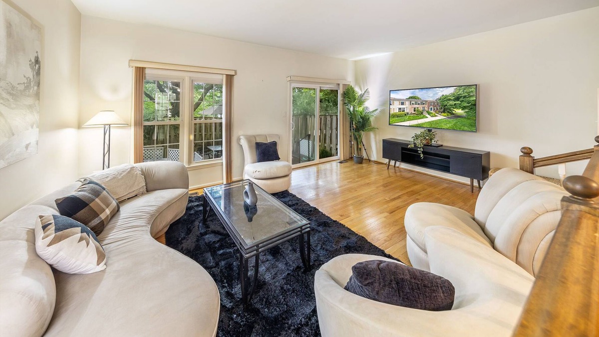 Lincolnia House | Cozy Safe Haven 4Bed Home 20 mins to DC Sleeps 10