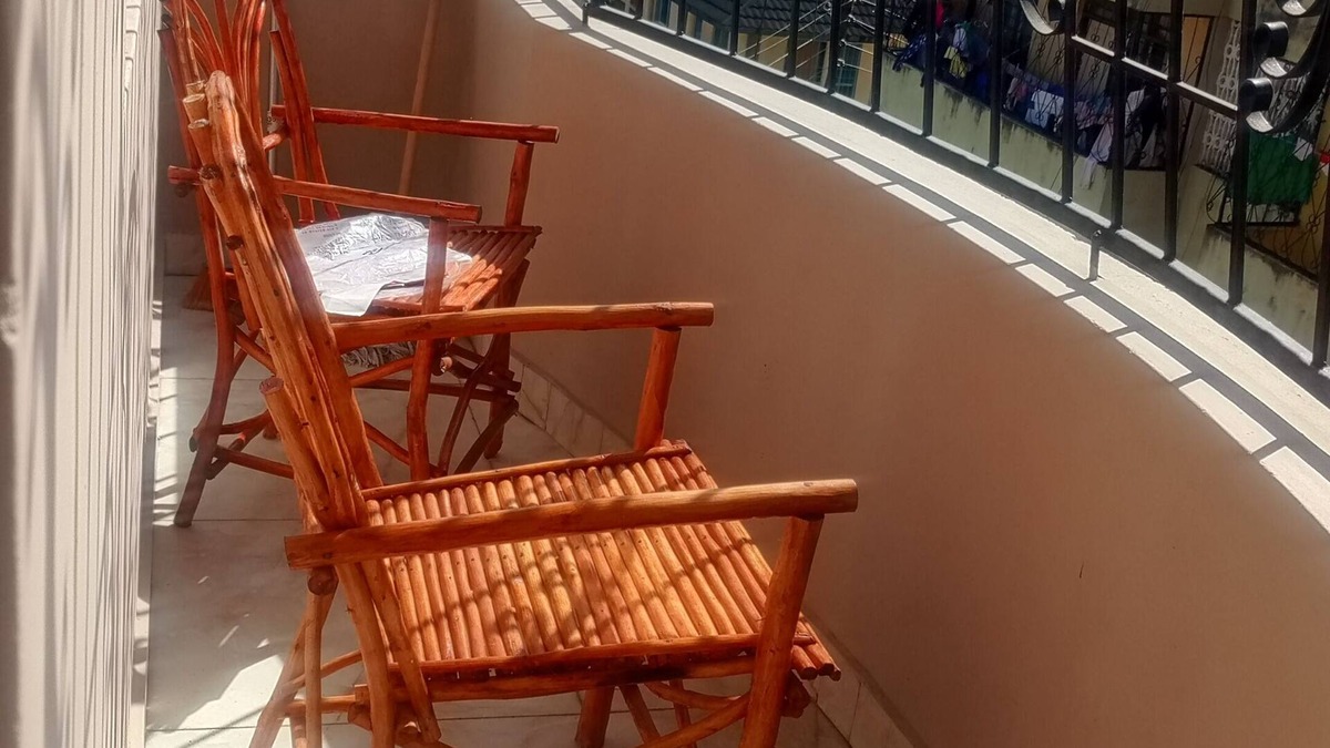Mombasa Apartment | Cozy Safe Space. With 2 balconies, nice city view, Free parking. Family-friendly!
