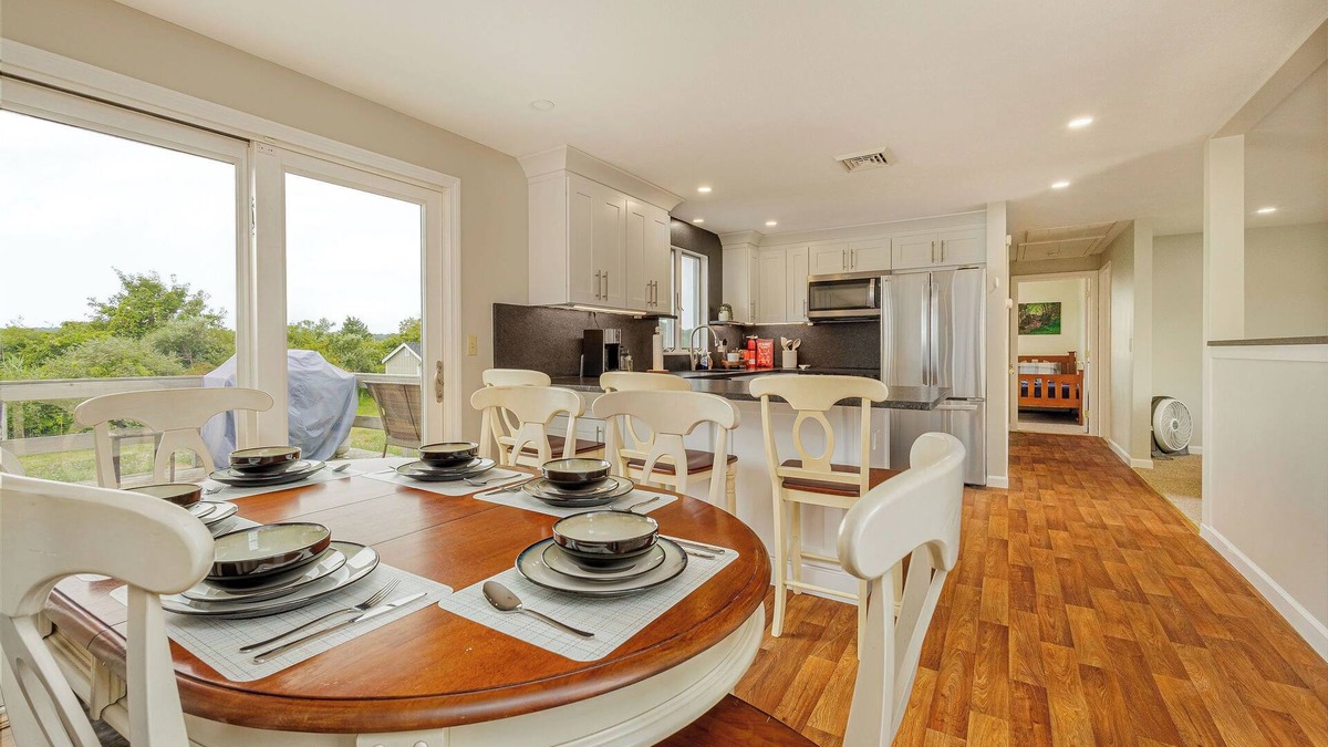 Sagamore Beach House | Cozy Sagamore Beach House