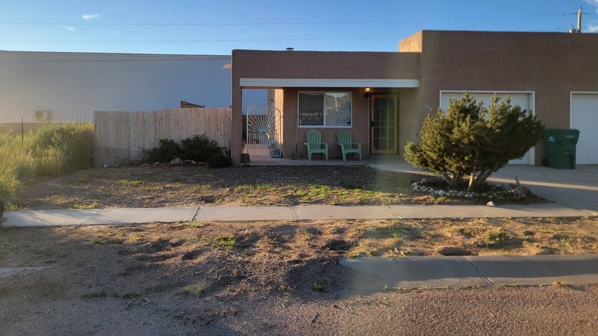 Grants Condo | Cozy Santa fe style condo. 5 minutes from great trails.