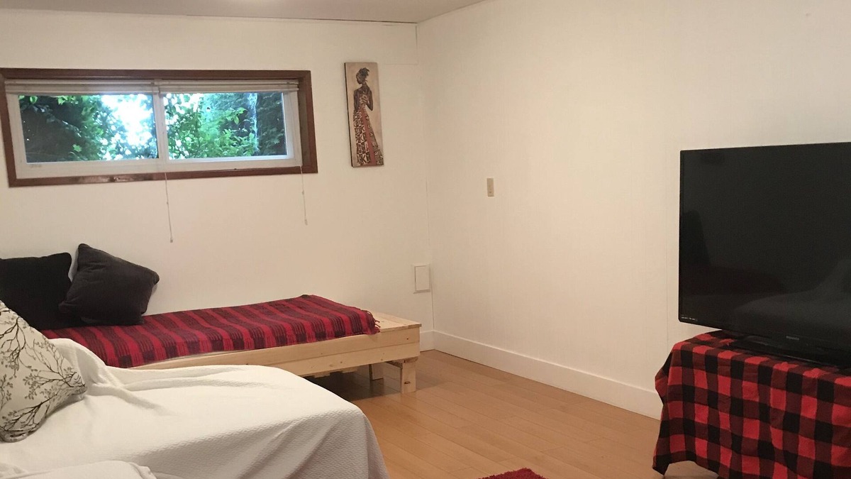 Comox Apartment | Cozy Self-Contained Suite in Comox