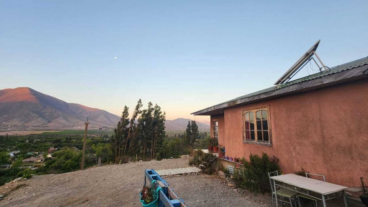 La Serena Cabin | Cozy Self-sustainable Cabin with beautiful views of the Elqui Valley,Pet Friend