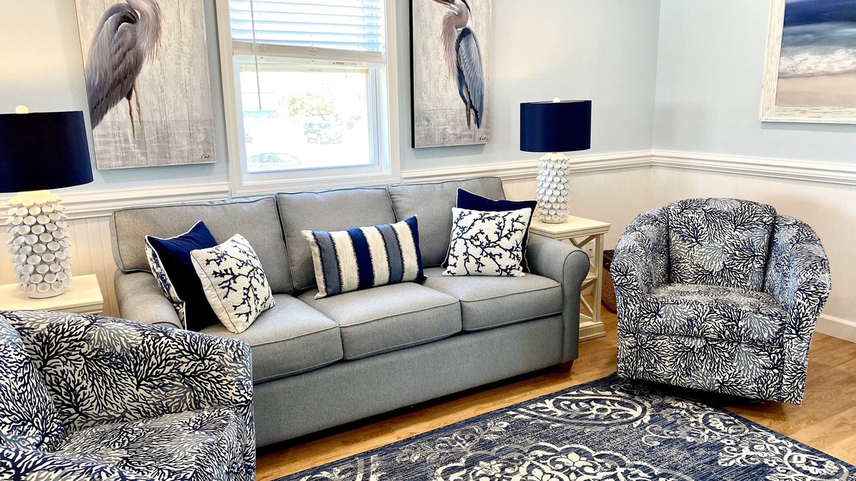 Nags Head House | Cozy Semi Oceanfront Cottage with a Hop, skip and a jump to the beach
