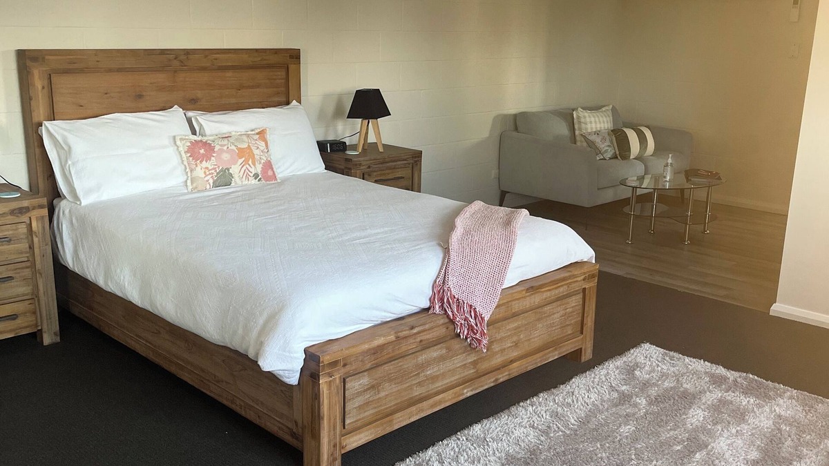 Mount Nelson Villa | Cozy separate unit underneath house, lovely and quiet close to city