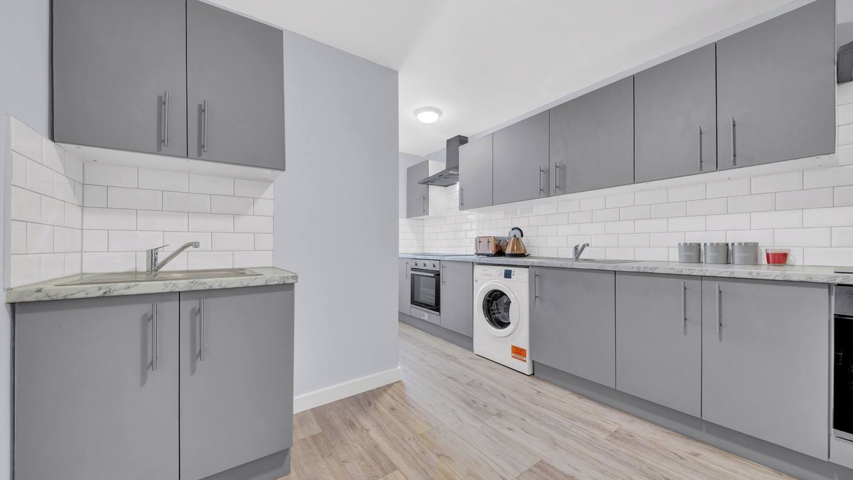 Yiewsley Apartment | Cozy Serviced Ensuite In West Drayton London TW7