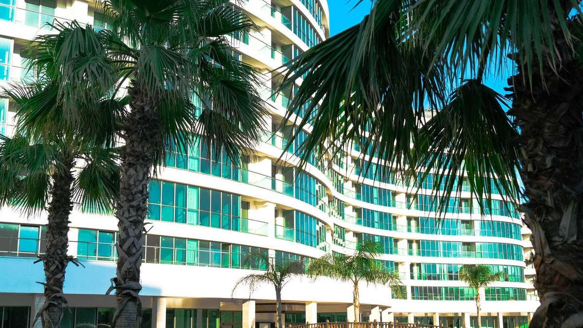 Lara Apartment | Cozy Sirius Town residence in Antalya with outdoor&indoor pools, fitness room