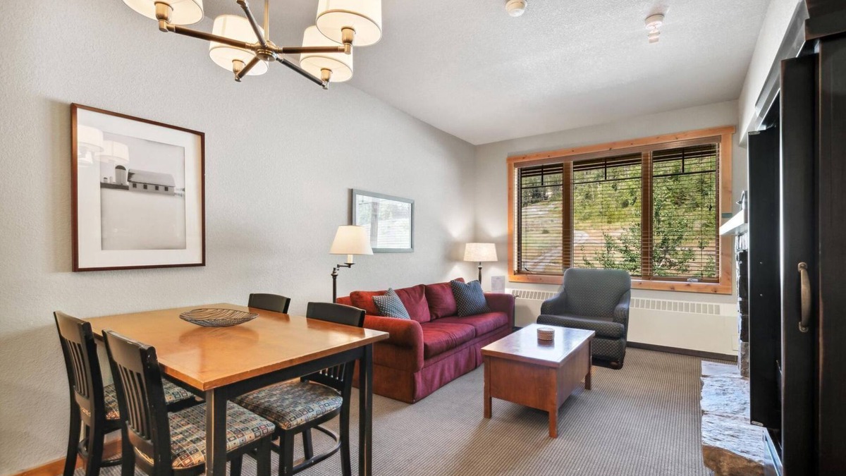 Whitefish Condo | Cozy Ski in/out condo in Morning Eagle. Right on the slopes!