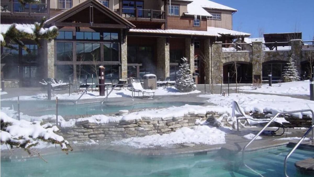 Four O'Clock Condo | Cozy Ski-in Ski-out 2-bedroom condo in beautiful Breckenridge