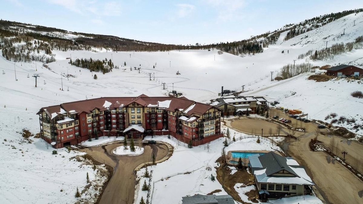 Silvercreek Condo | COZY SKI IN SKI OUT COLORADO CONDO
